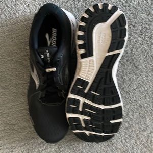 Womens Brooks Adrenaline 21 Running Shoes